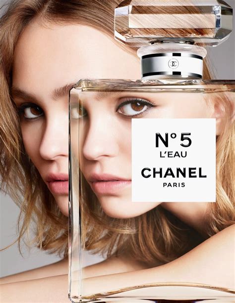 pub chanel parfum|L'Eau N°5, the Film with Lily.